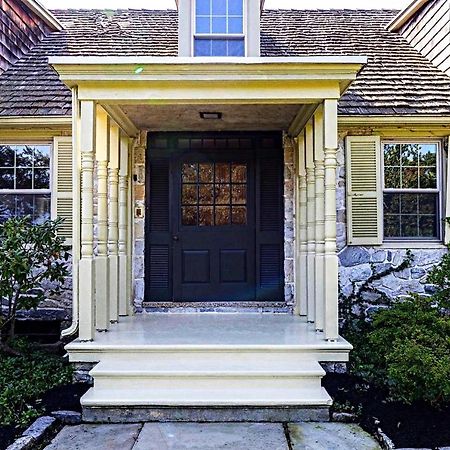 Downingtown Manor - 1900S Farmhouse With Creek Views المظهر الخارجي الصورة