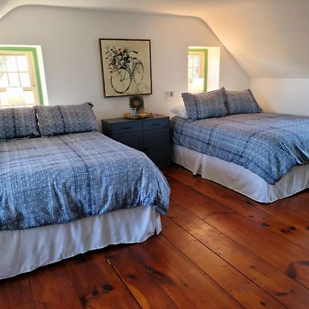 Downingtown Manor - 1900S Farmhouse With Creek Views المظهر الخارجي الصورة