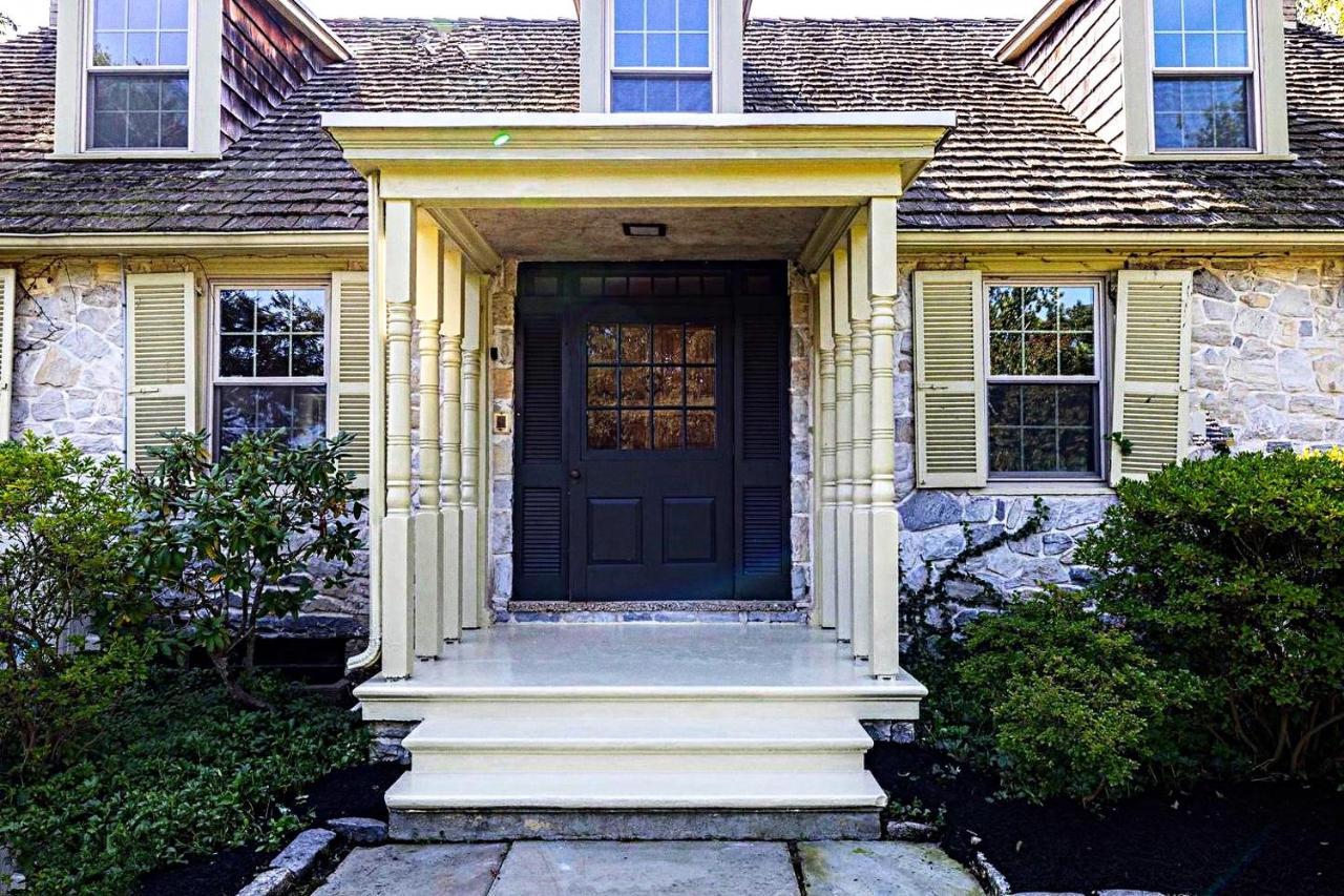 Downingtown Manor - 1900S Farmhouse With Creek Views المظهر الخارجي الصورة
