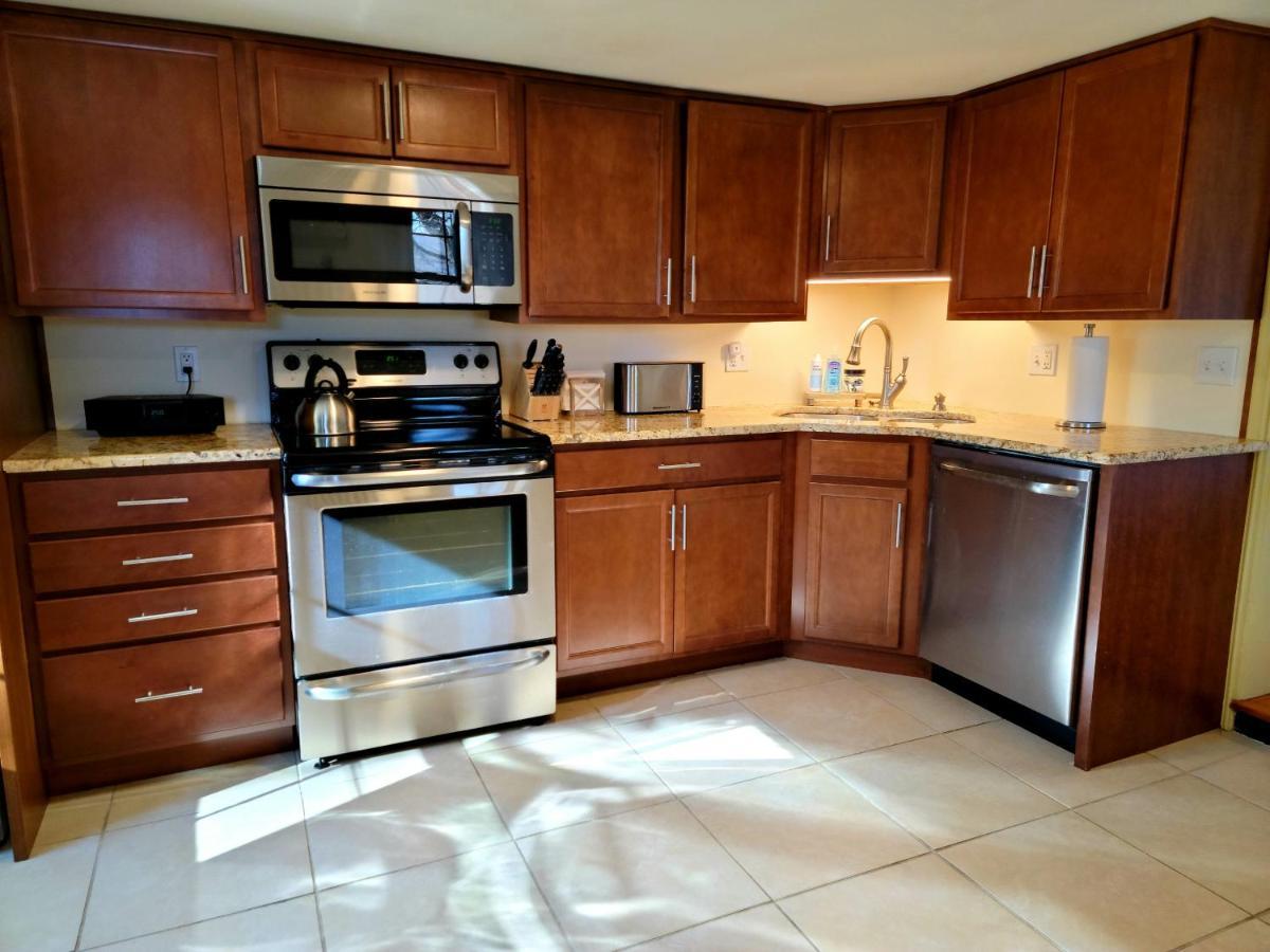 Downingtown Manor - 1900S Farmhouse With Creek Views المظهر الخارجي الصورة